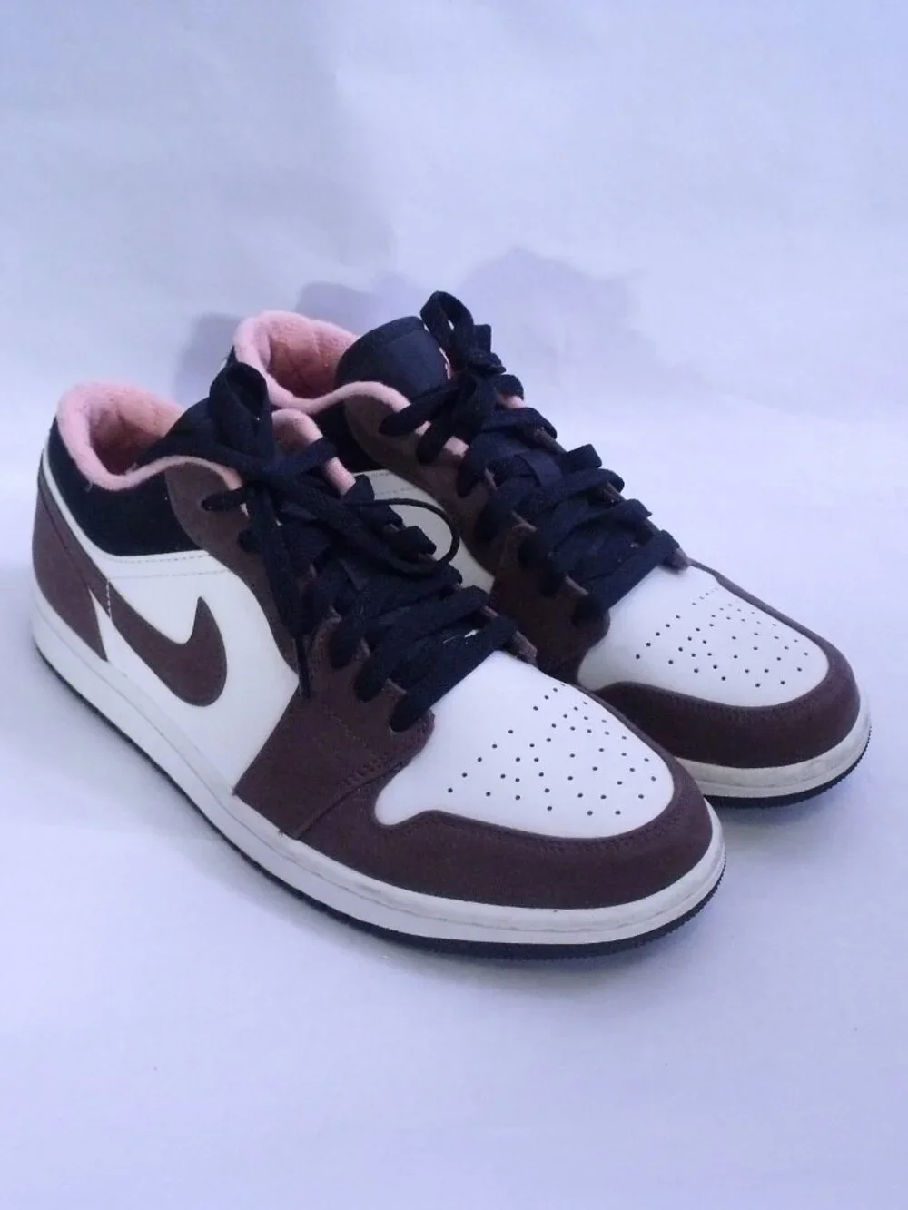Air Jordan 1 Low SE Mocha Crimson Bliss Sneakers